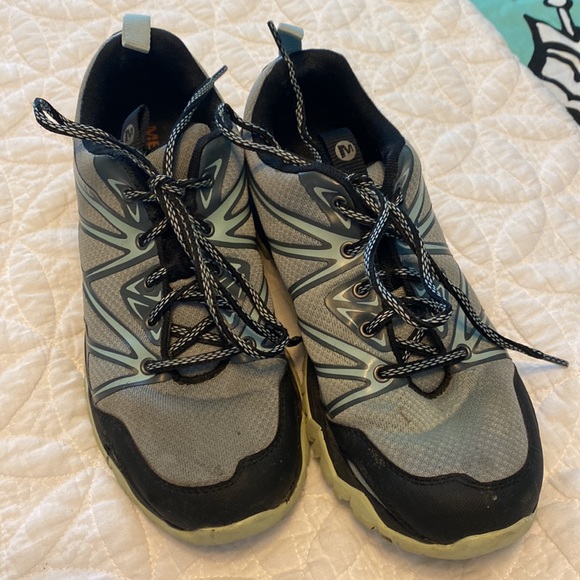 Merrel shoes - Picture 2 of 4